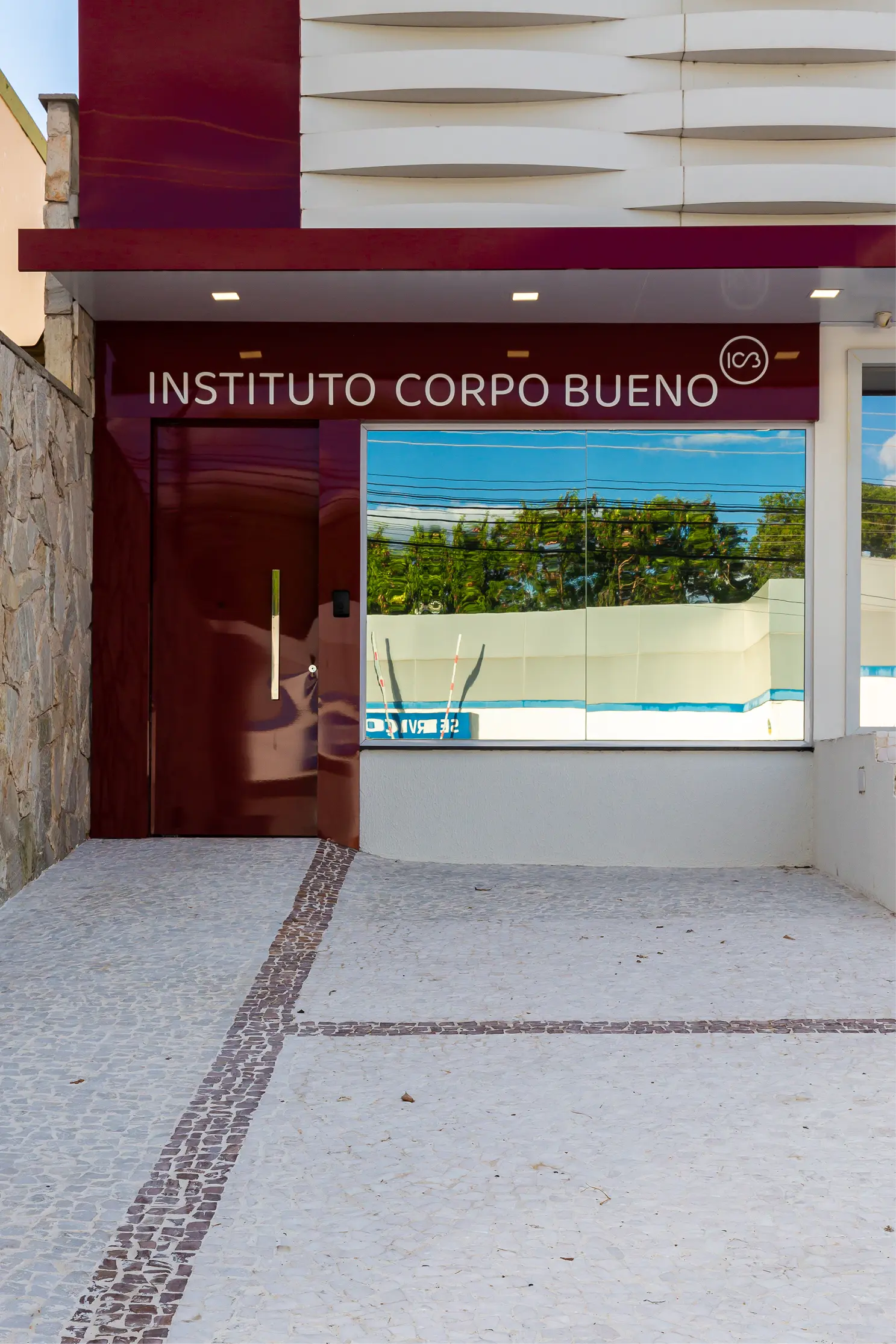 Fachada Instituto Corpo Bueno